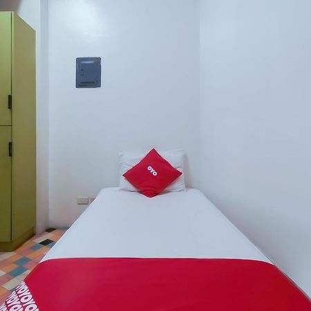 Spot On Junction Hostel ماكاتي المظهر الخارجي الصورة