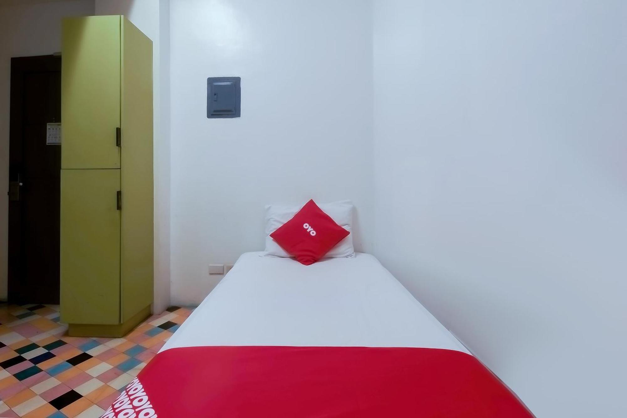 Spot On Junction Hostel ماكاتي المظهر الخارجي الصورة