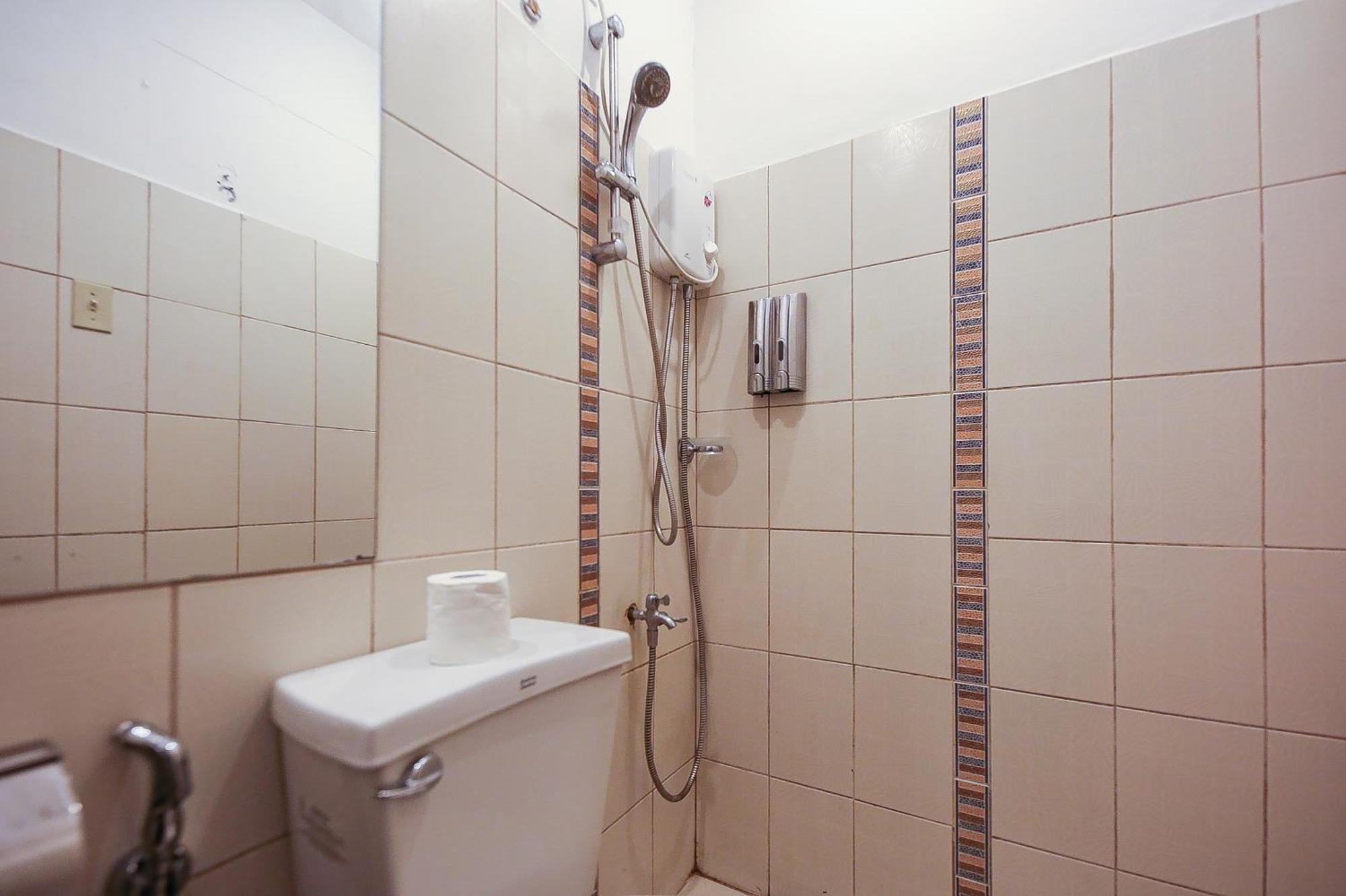 Spot On Junction Hostel ماكاتي المظهر الخارجي الصورة